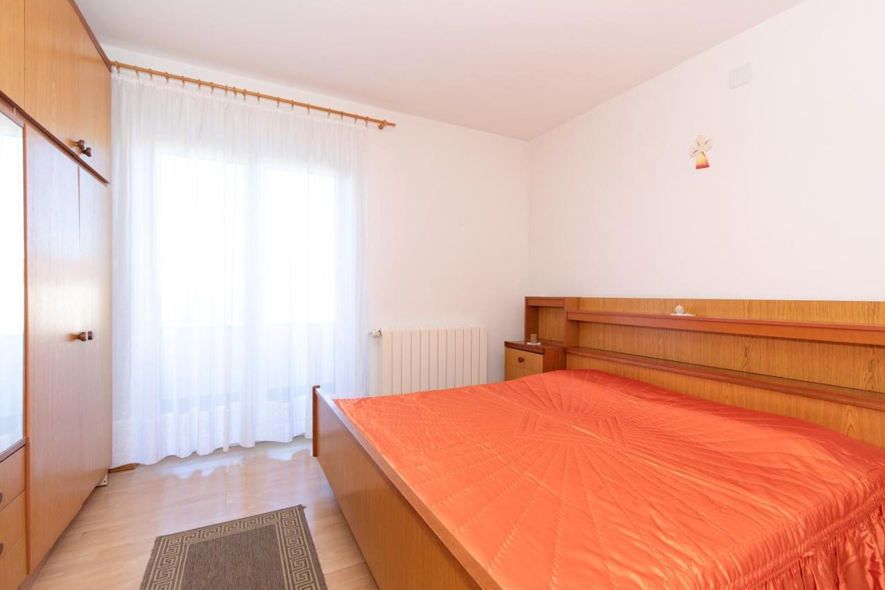 2-Bedroom Krk Apartment - Near Krk Beaches & Town! كرك المظهر الخارجي الصورة