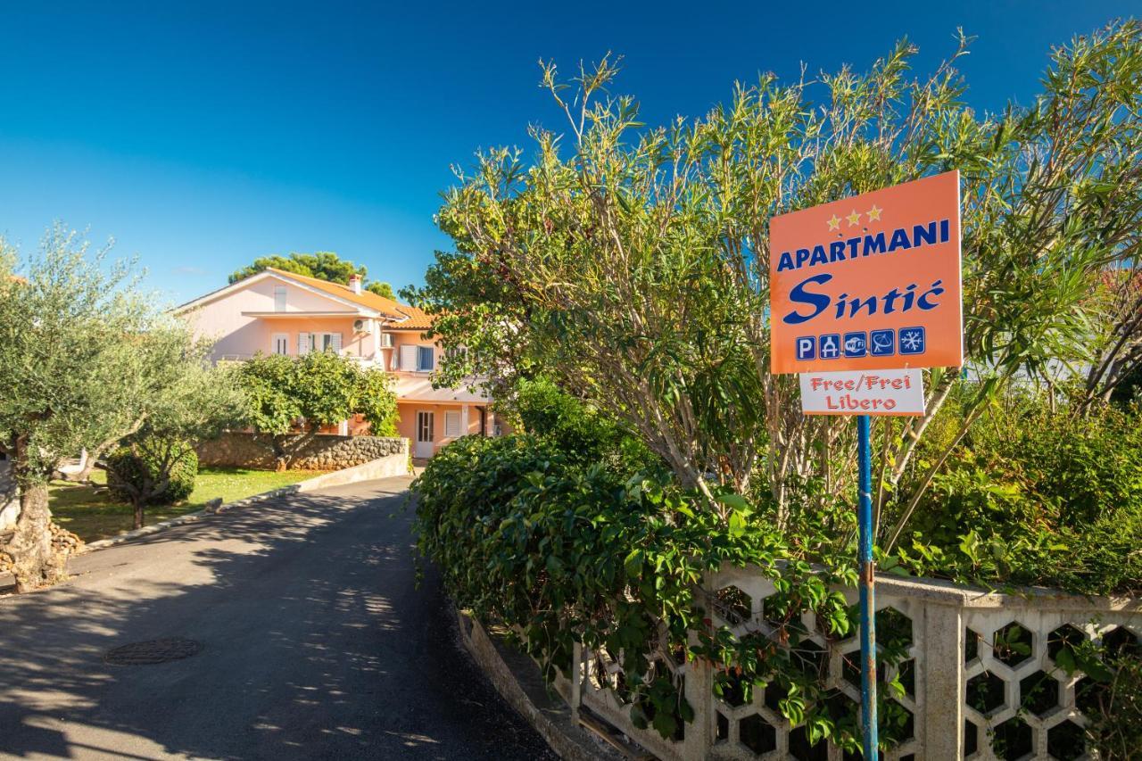 2-Bedroom Krk Apartment - Near Krk Beaches & Town! كرك المظهر الخارجي الصورة