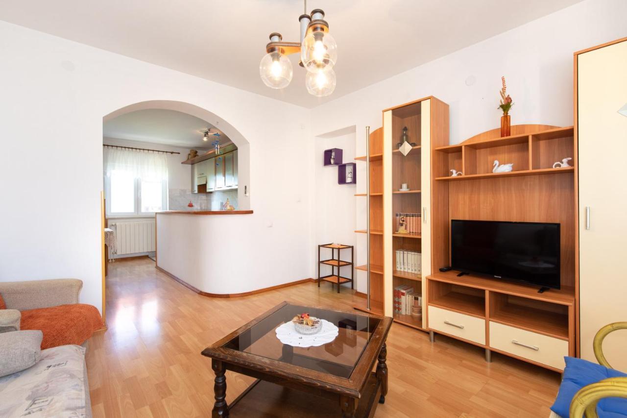 2-Bedroom Krk Apartment - Near Krk Beaches & Town! كرك المظهر الخارجي الصورة